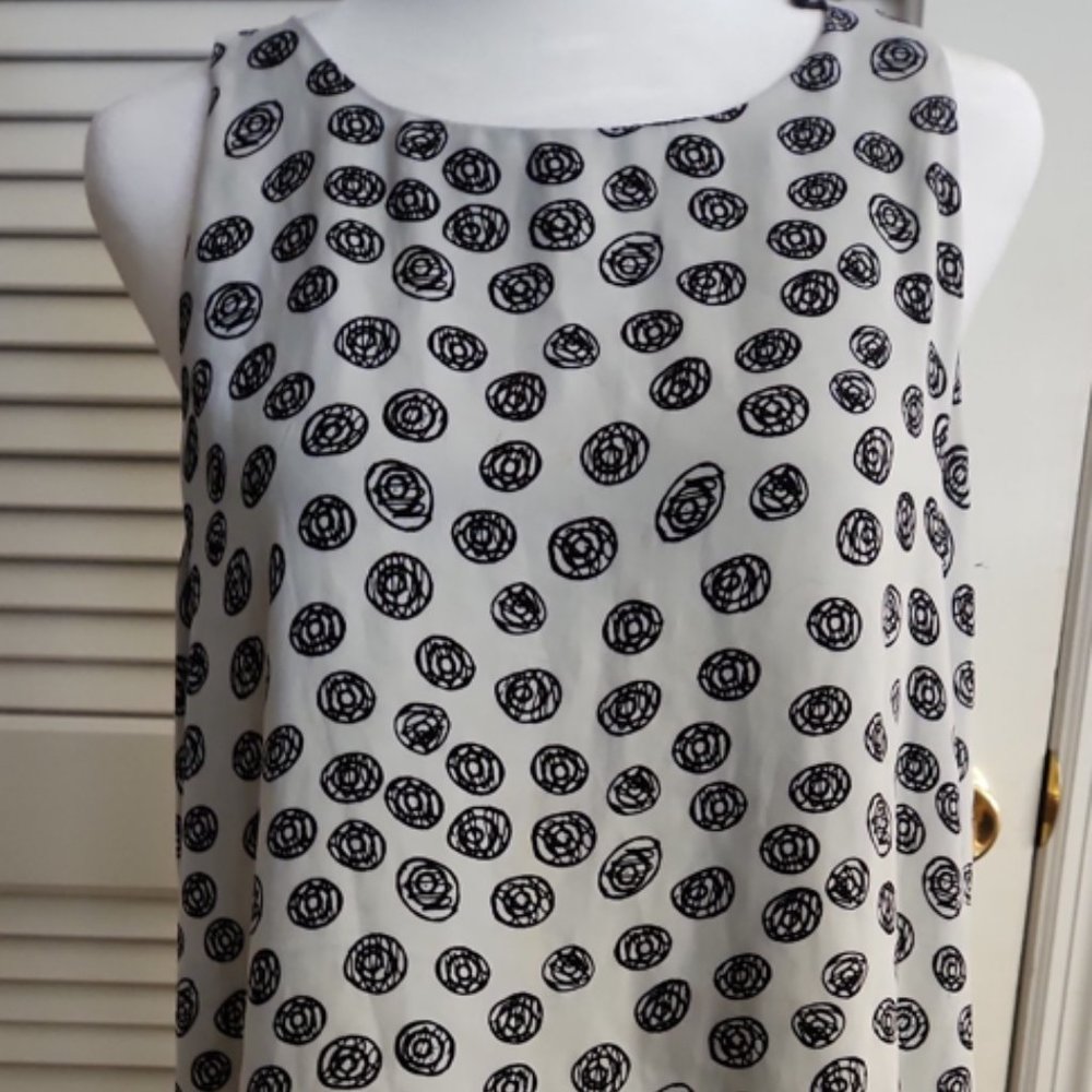 sleeveless blouse